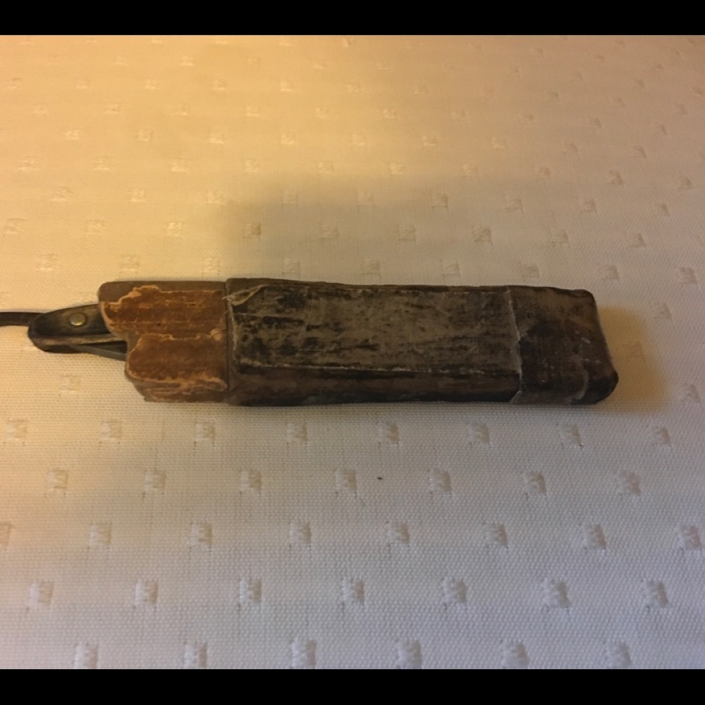 Antique Straight Edge Razor & Case - Picture 3 of 6